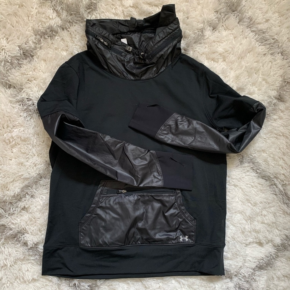 UA pullover
